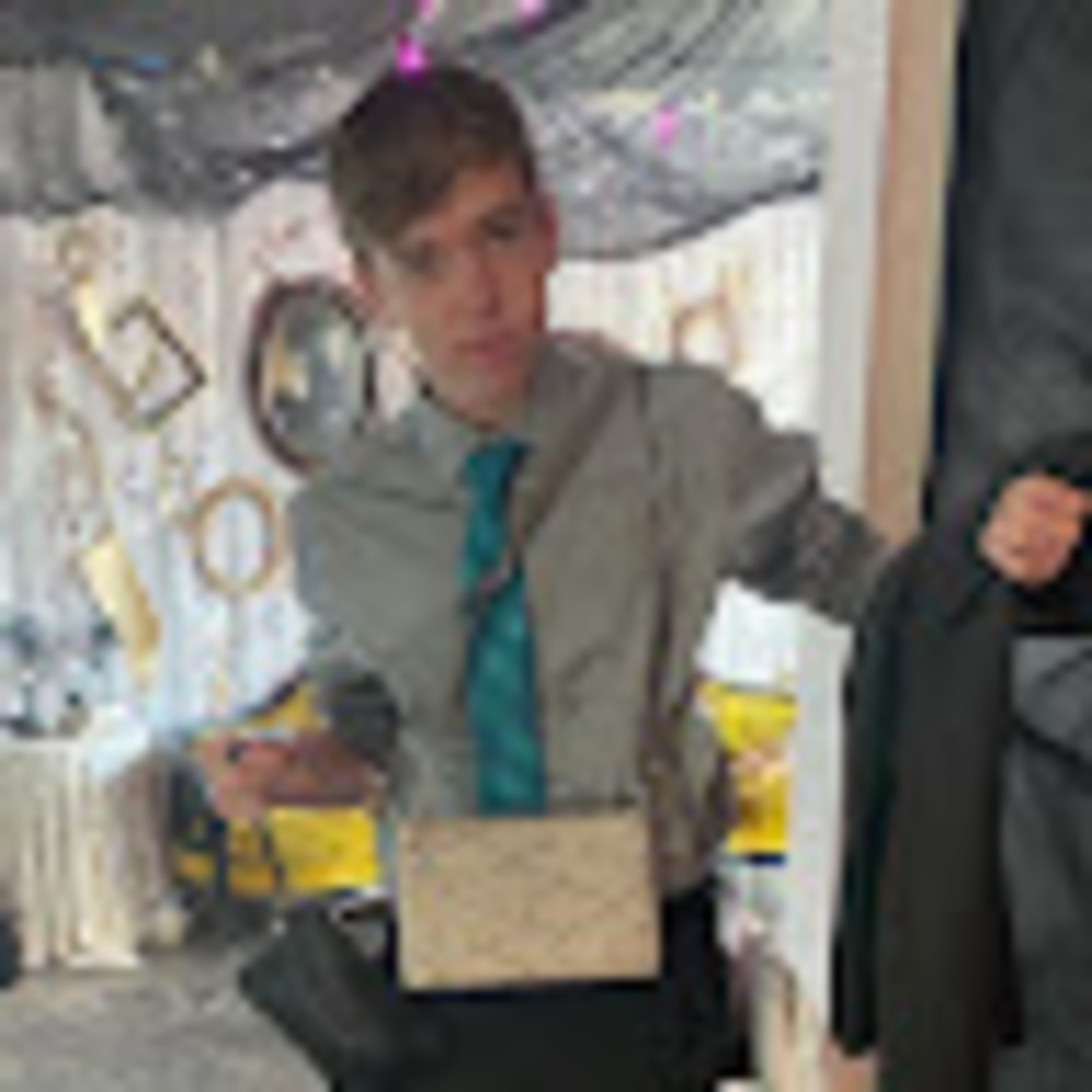 Meet your Posher, Benjamin